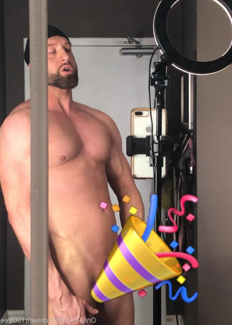 Your Fav 𝐃𝐀𝐃𝐃𝐘 𝐃𝐑𝐄𝐖😈🍆💦 [ drewfit100free ] Onlyfans leaked photo 5792743 on Hotleaks.tv