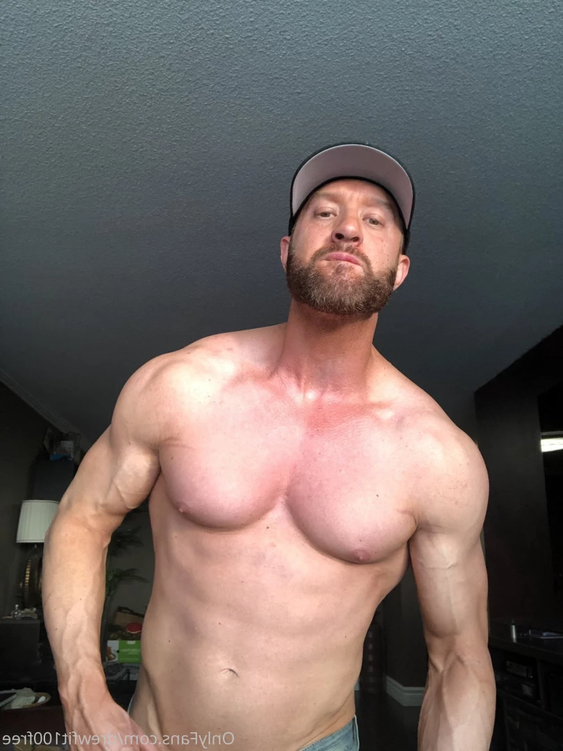 Your Fav 𝐃𝐀𝐃𝐃𝐘 𝐃𝐑𝐄𝐖😈🍆💦 [ drewfit100free ] Onlyfans leaked photo 5792946 on Hotleaks.tv