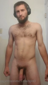 5588082