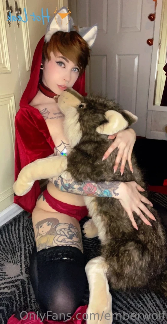 Ember Wolf [ emberwolf ] Onlyfans leaked photo 12854994 on Hotleaks.tv