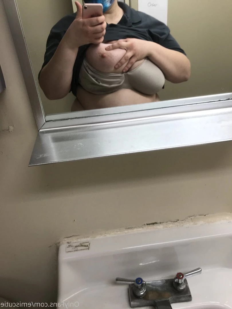 emiscutie Onlyfans leaked photo 5076679 on Hotleaks.tv