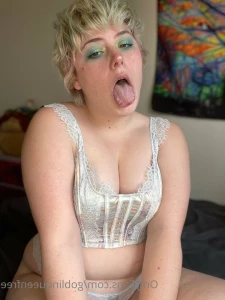 5696837
