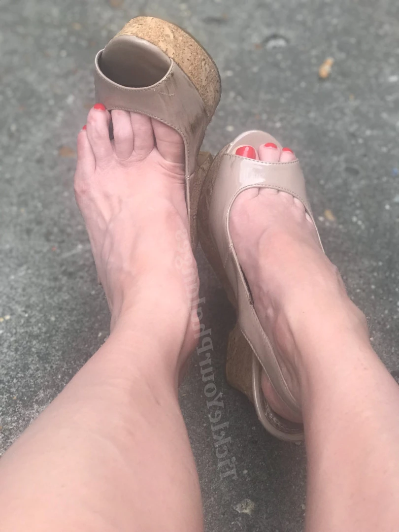 Goddess Tickle-Femdom Foot Goddess [ goddess_tickle ] Onlyfans leaked photo 5616922 on Hotleaks.tv