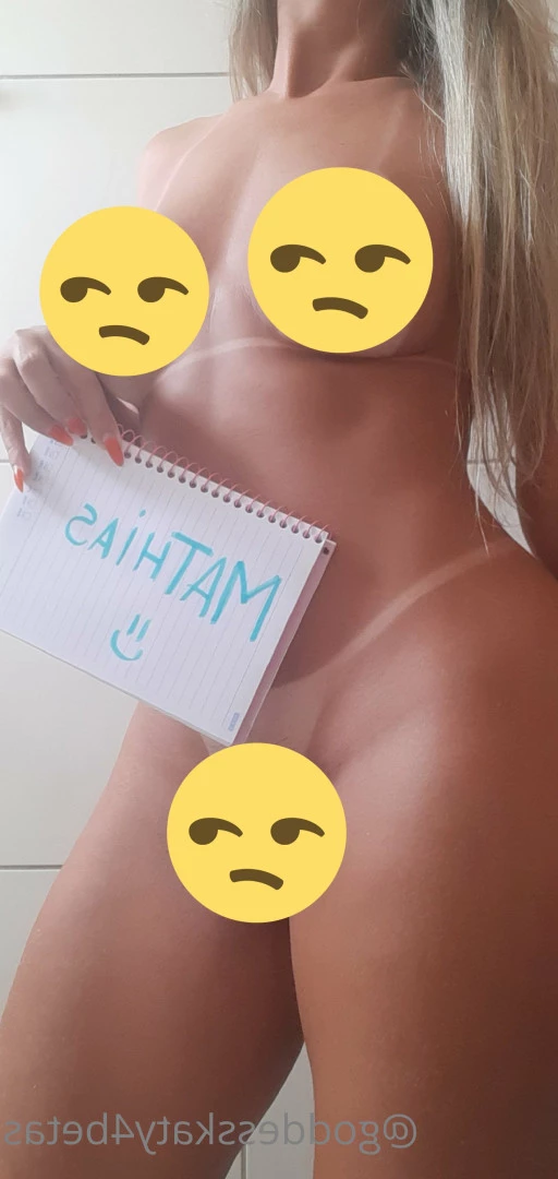 Goddess Katy 4 Beta Boys [ goddesskaty4betas ] Onlyfans leaked photo 5612132 on Hotleaks.tv