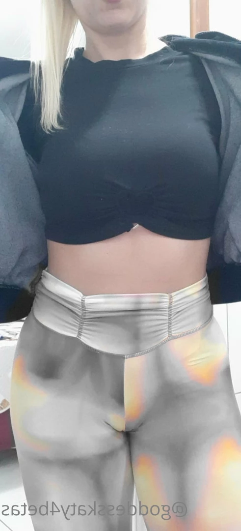 Goddess Katy 4 Beta Boys [ goddesskaty4betas ] Onlyfans leaked photo 5612288 on Hotleaks.tv