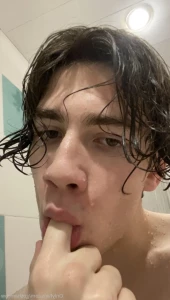 5691962