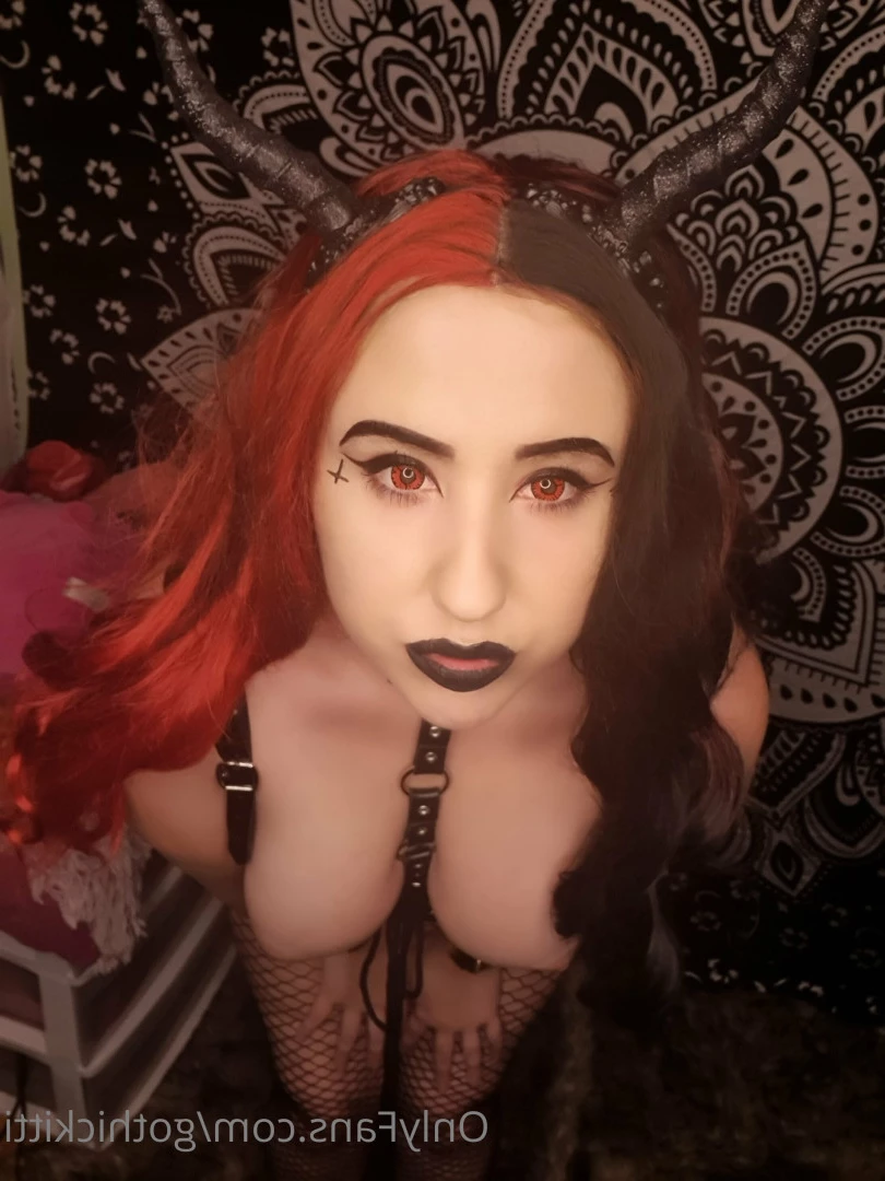 💸KITTI🎀 [ gothickitti ] Onlyfans leaked photo 5688394 on Hotleaks.tv