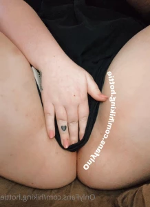 5751284