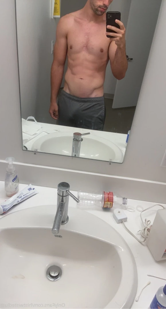 Yours truly [ histwistedlust ] Onlyfans leaked photo 5603867 on Hotleaks.tv