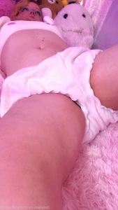 5749528
