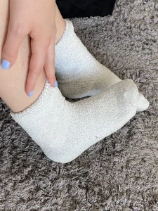 5498761