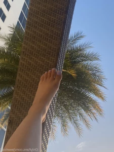 5736332