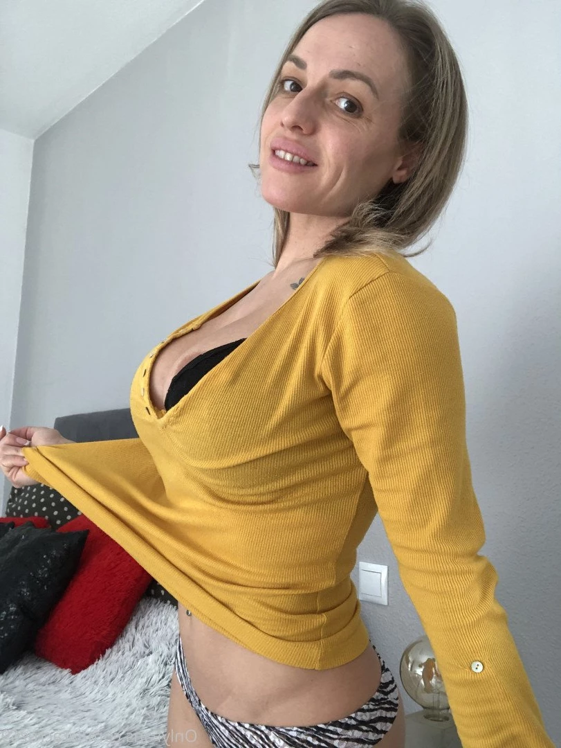 🔥SEXTING🔥VIDEO CALL🔥DICK RATE🔥 [ lara_cruz30 ] Onlyfans leaked photo 5509020 on Hotleaks.tv