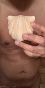 5636833
