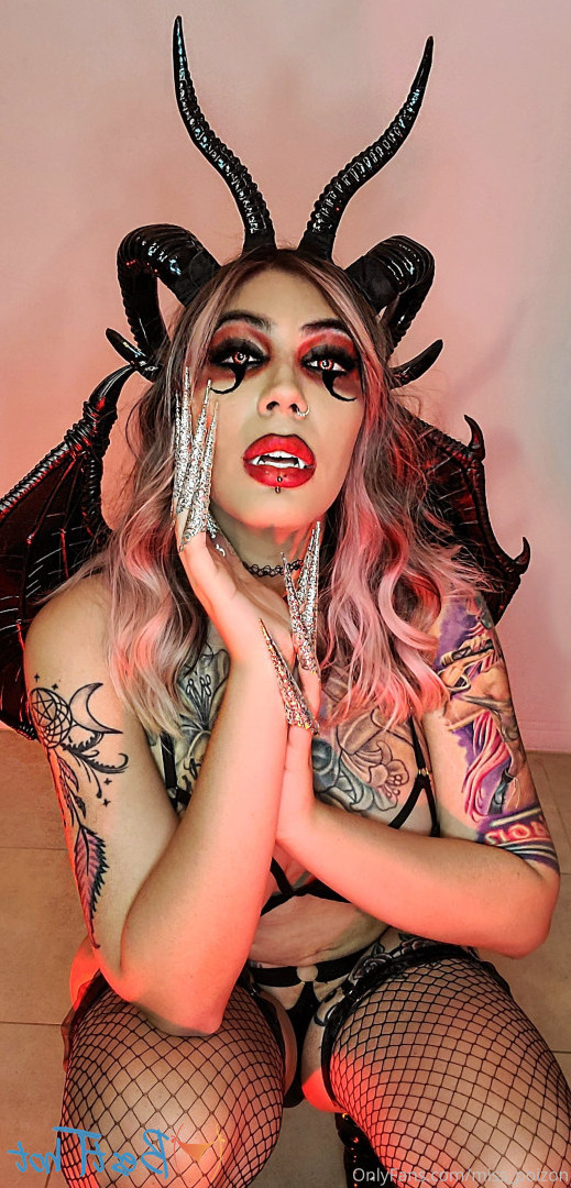 Miss Poison [ miss_poizon ] Onlyfans leaked photo 16804139 on Hotleaks.tv