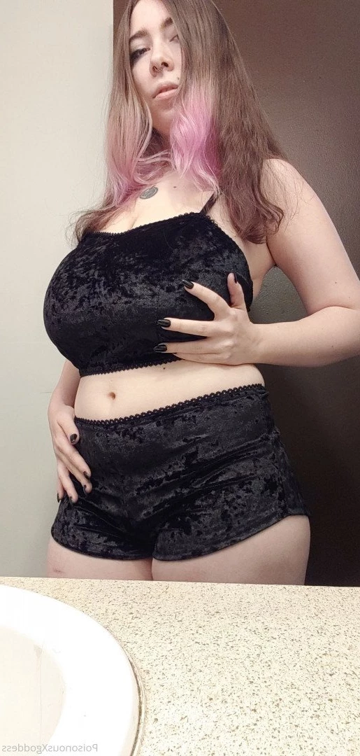 Goddesses Celty [ poisonxgoddess ] Onlyfans leaked photo 5327962 on Hotleaks.tv