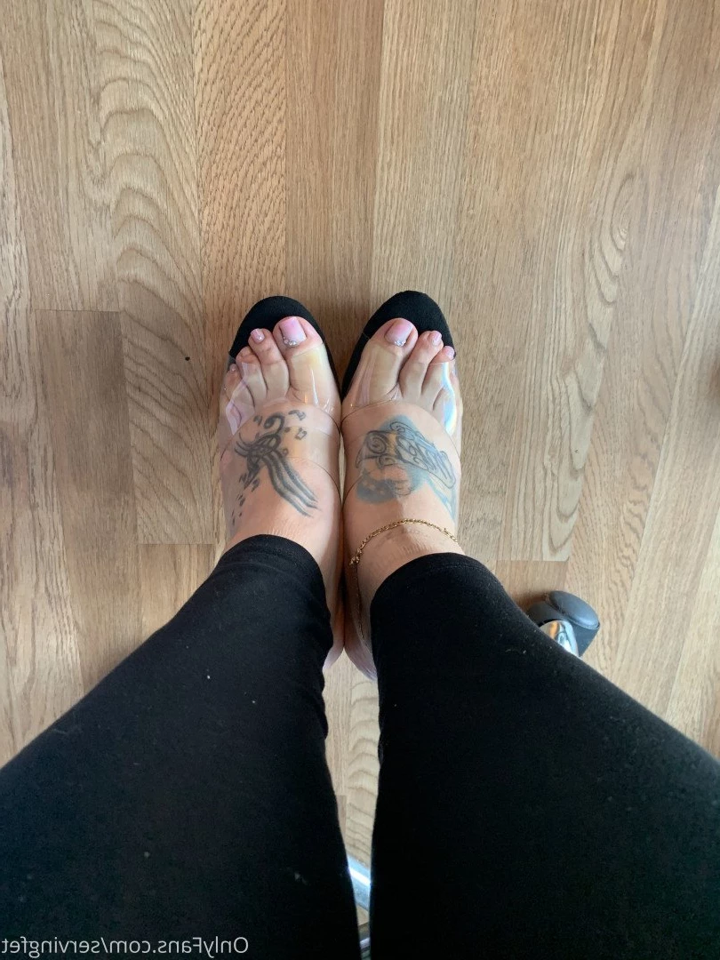 SERVINGBAREFEET [ servingfet ] Onlyfans leaked photo 5039734 on Hotleaks.tv