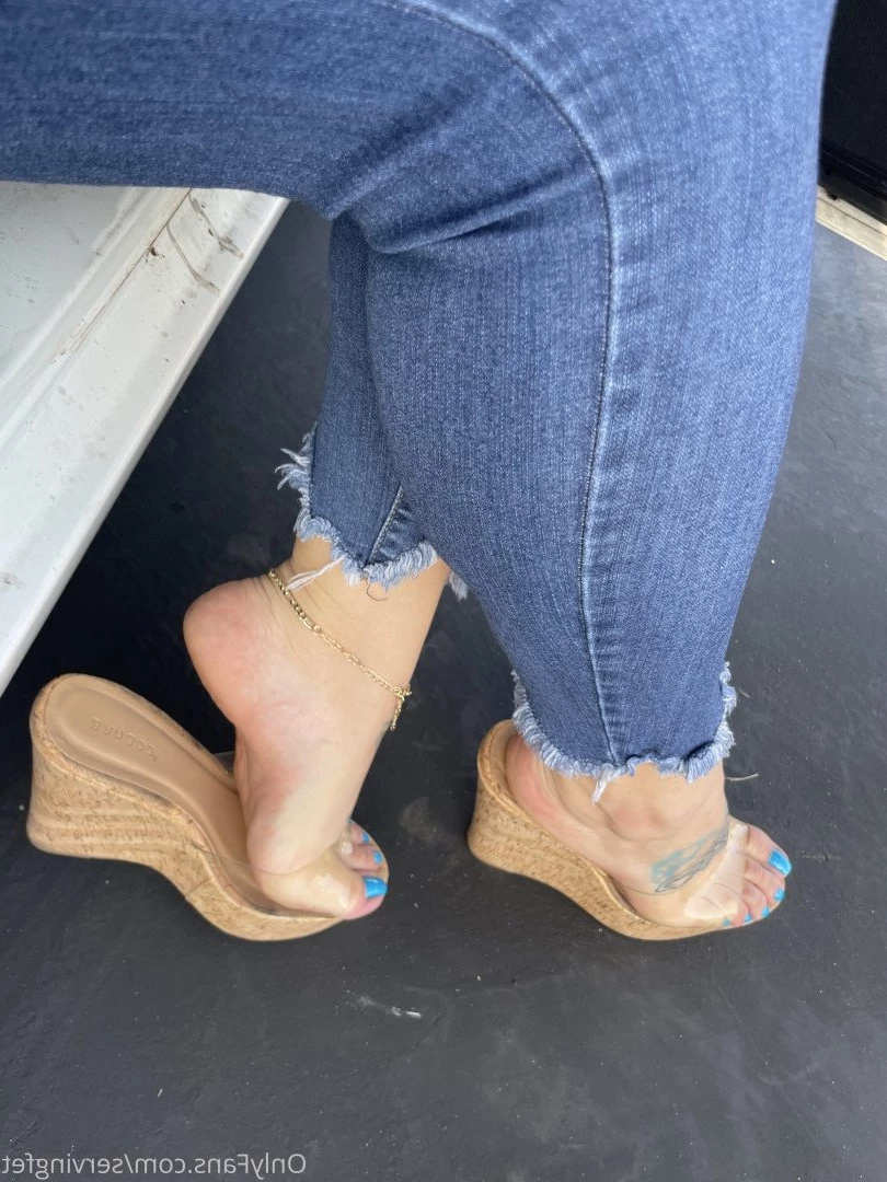 SERVINGBAREFEET [ servingfet ] Onlyfans leaked photo 5043476 on Hotleaks.tv