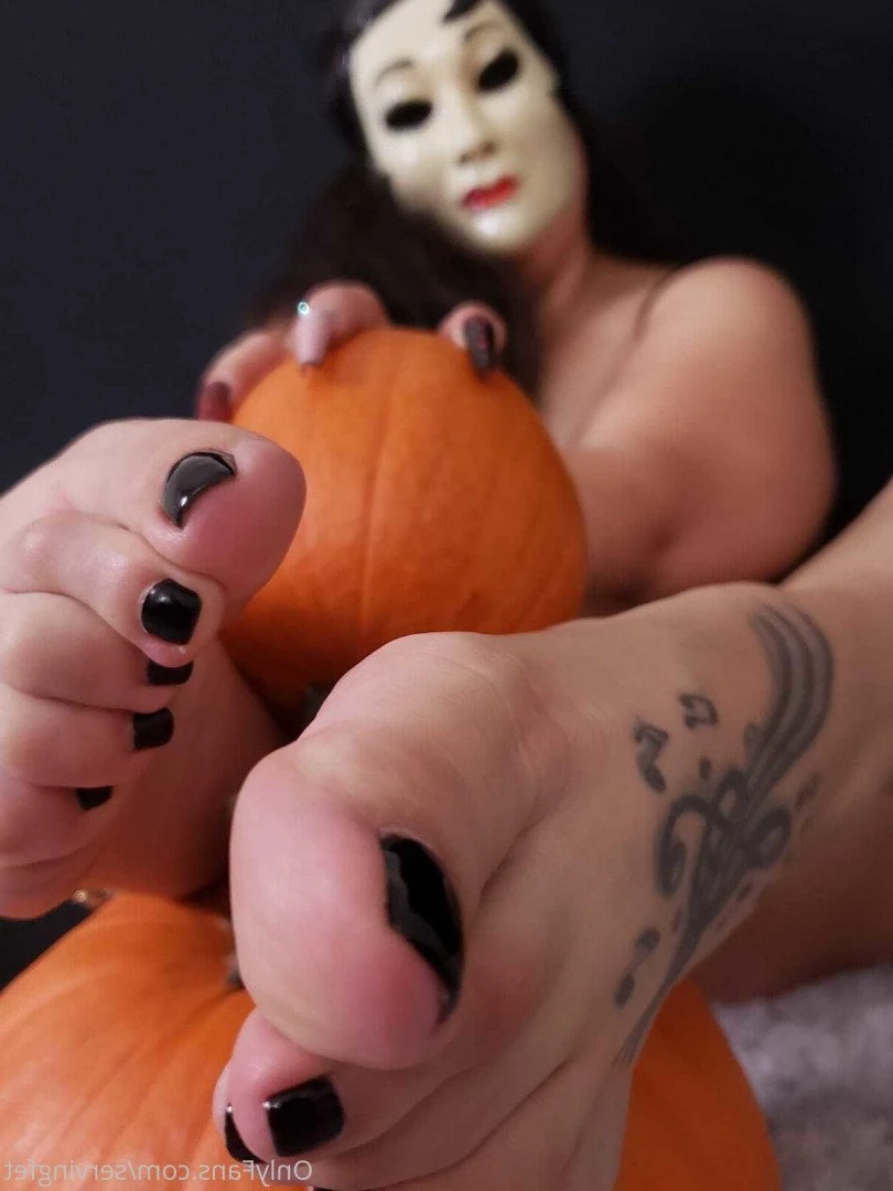 SERVINGBAREFEET [ servingfet ] Onlyfans leaked photo 5044051 on Hotleaks.tv