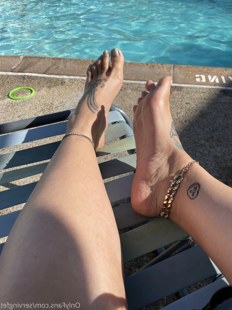 SERVINGBAREFEET [ servingfet ] Onlyfans leaked photo 5051356 on Hotleaks.tv
