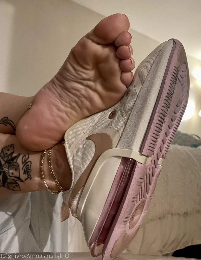 SERVINGBAREFEET [ servingfet ] Onlyfans leaked photo 5067947 on Hotleaks.tv
