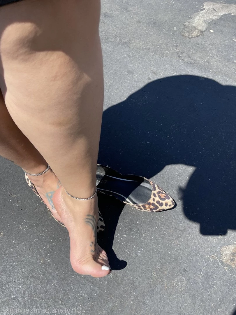 SERVINGBAREFEET [ servingfet ] Onlyfans leaked photo 5068398 on Hotleaks.tv