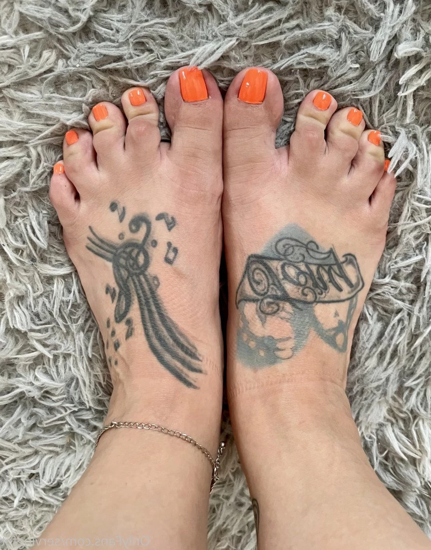 SERVINGBAREFEET [ servingfet ] Onlyfans leaked photo 5071250 on Hotleaks.tv