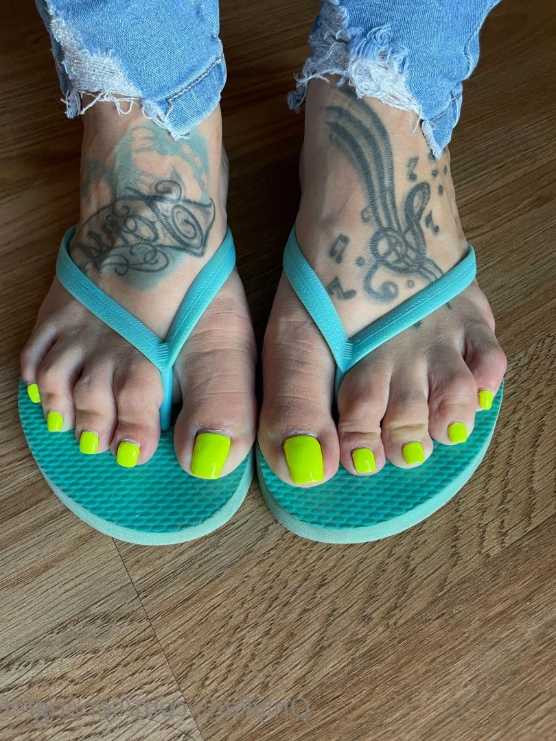 SERVINGBAREFEET [ servingfet ] Onlyfans leaked photo 5080593 on Hotleaks.tv