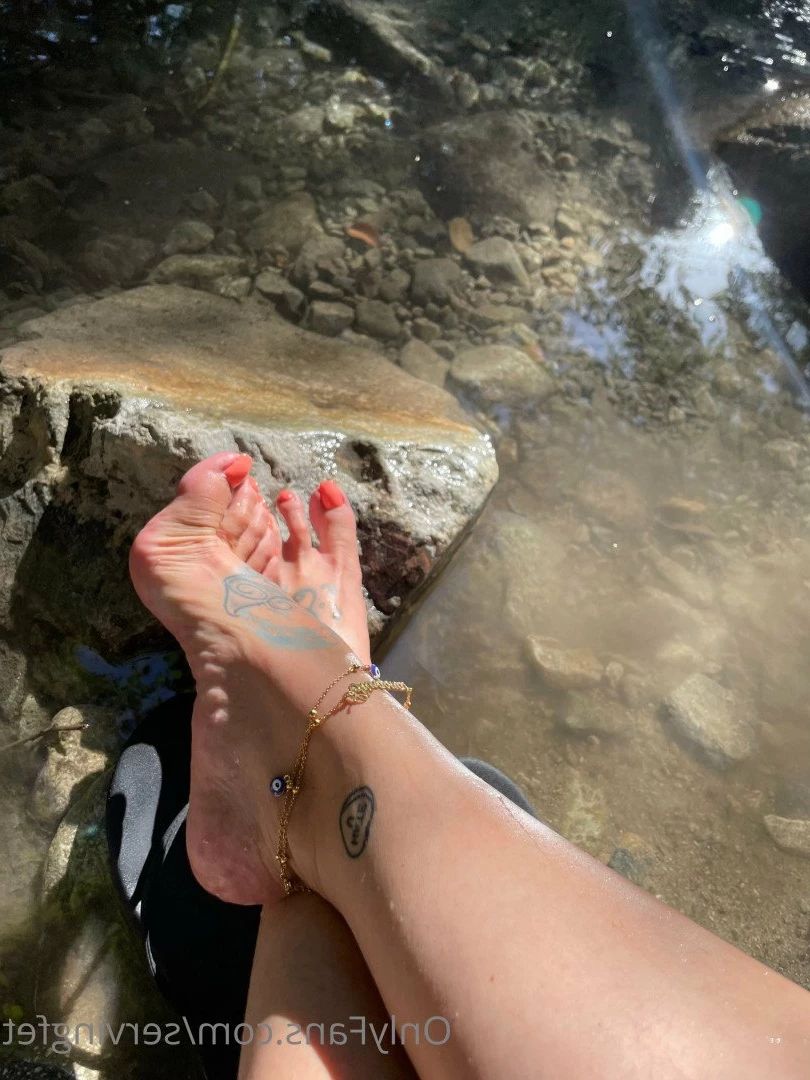 SERVINGBAREFEET [ servingfet ] Onlyfans leaked photo 5083863 on Hotleaks.tv