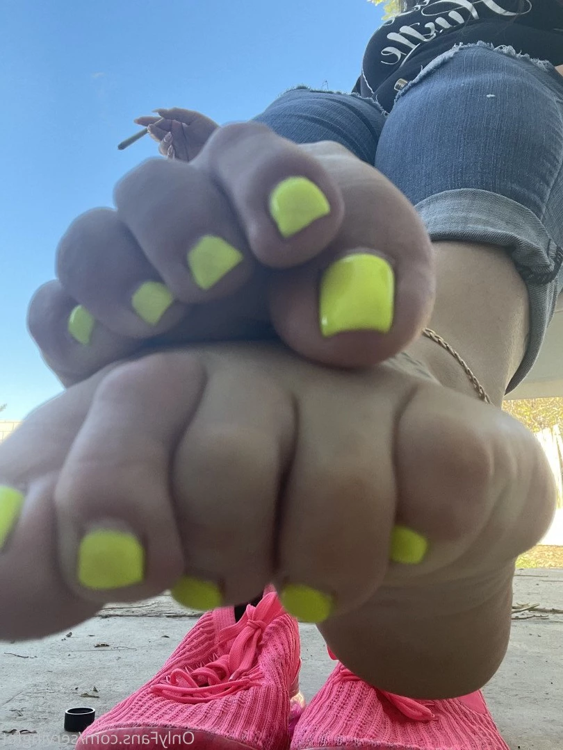 SERVINGBAREFEET [ servingfet ] Onlyfans leaked photo 5093471 on Hotleaks.tv