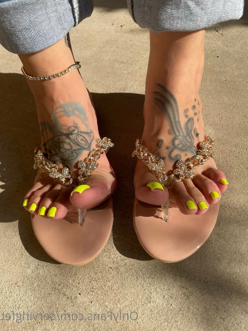 SERVINGBAREFEET [ servingfet ] Onlyfans leaked photo 5098623 on Hotleaks.tv