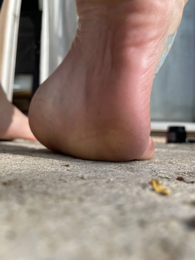 SERVINGBAREFEET [ servingfet ] Onlyfans leaked photo 5100356 on Hotleaks.tv