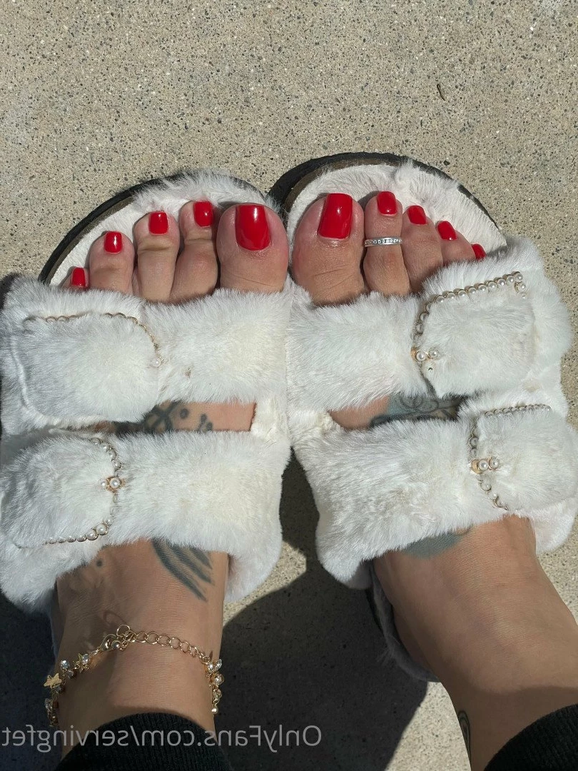 SERVINGBAREFEET [ servingfet ] Onlyfans leaked photo 5100599 on Hotleaks.tv