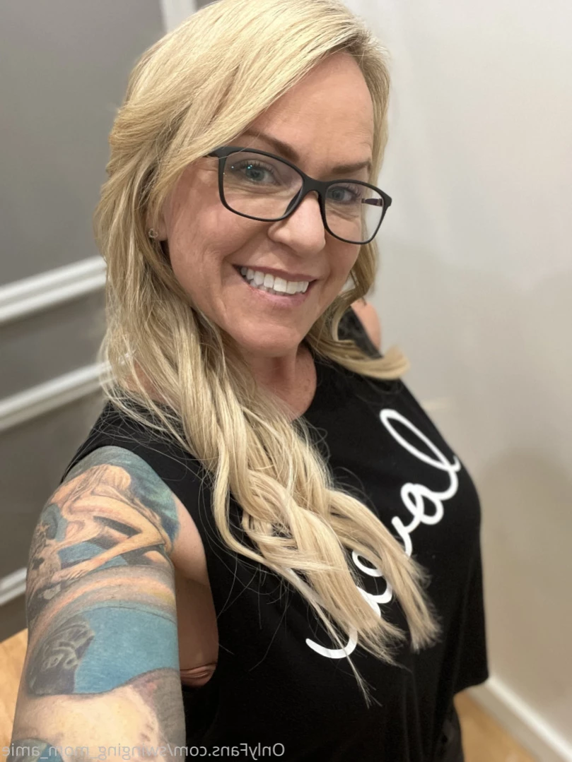 Swinger Step Mom [ swinging_mom_amie ] Onlyfans leaked photo 11101861 on Hotleaks.tv
