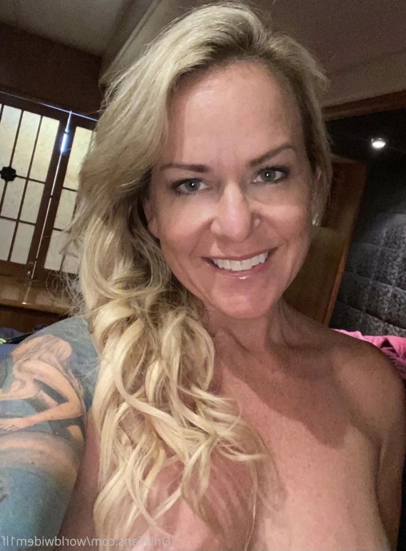 Swinger Step Mom [ swinging_mom_amie ] Onlyfans leaked photo 11102149 on Hotleaks.tv