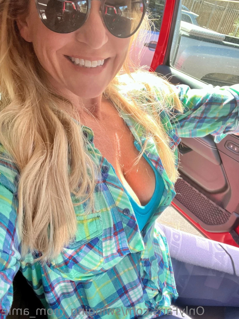 Swinger Step Mom [ swinging_mom_amie ] Onlyfans leaked photo 15386033 on Hotleaks.tv