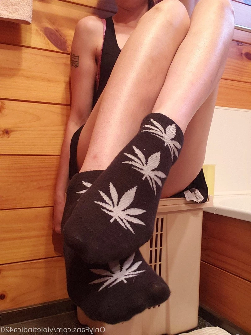 💜Violet Indica🍃💨 [ violetindica420 ] Onlyfans leaked photo 4792075 on Hotleaks.tv