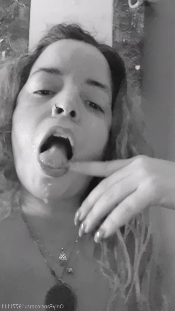 🍑𝐁𝐈𝐆 𝐀𝐒𝐒🍑💎 𝔹𝕃𝕌𝔼𝔾𝕀ℝ𝕃𝟞𝟡💦🤫𝙋𝙊𝙍𝙉 𝙁𝙍𝙀𝙀🤫 [ lirio93 ] Onlyfans leaked photo 15405049 on Hotleaks.tv