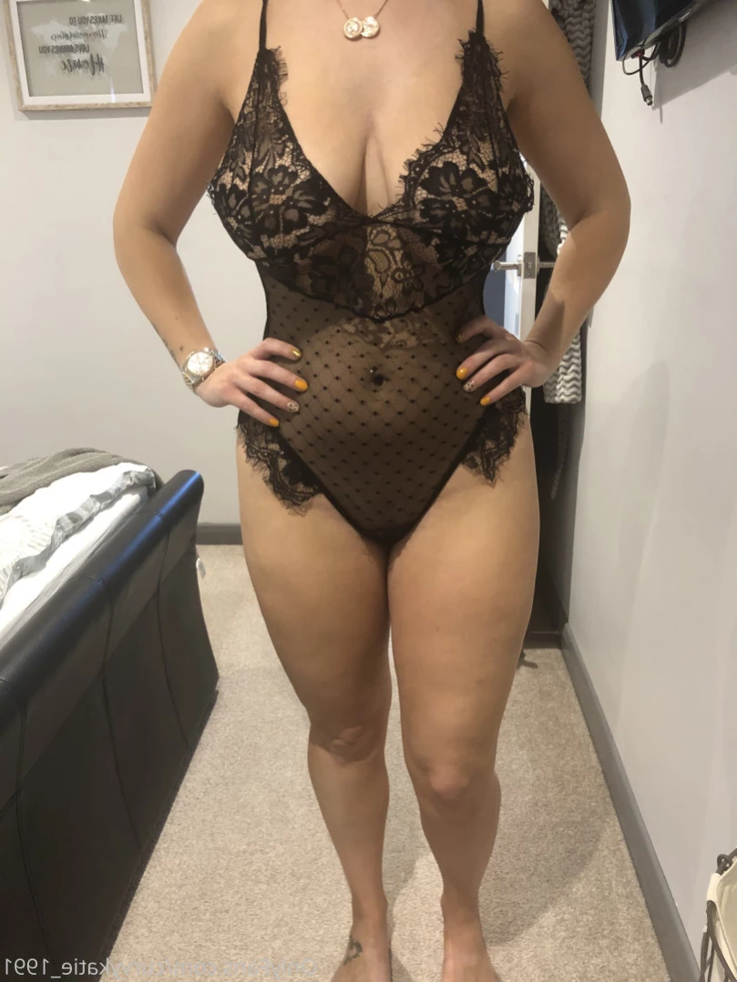 Katie Hot Wife 32FF [ curvykatie_1991 ] Onlyfans leaked photo 11049041 on Hotleaks.tv