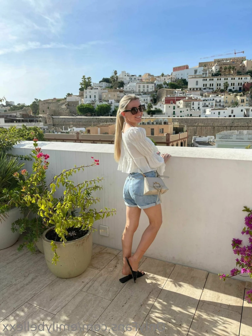 Emily Bellexx [ emilybellexx ] Onlyfans leaked photo 11048509 on Hotleaks.tv