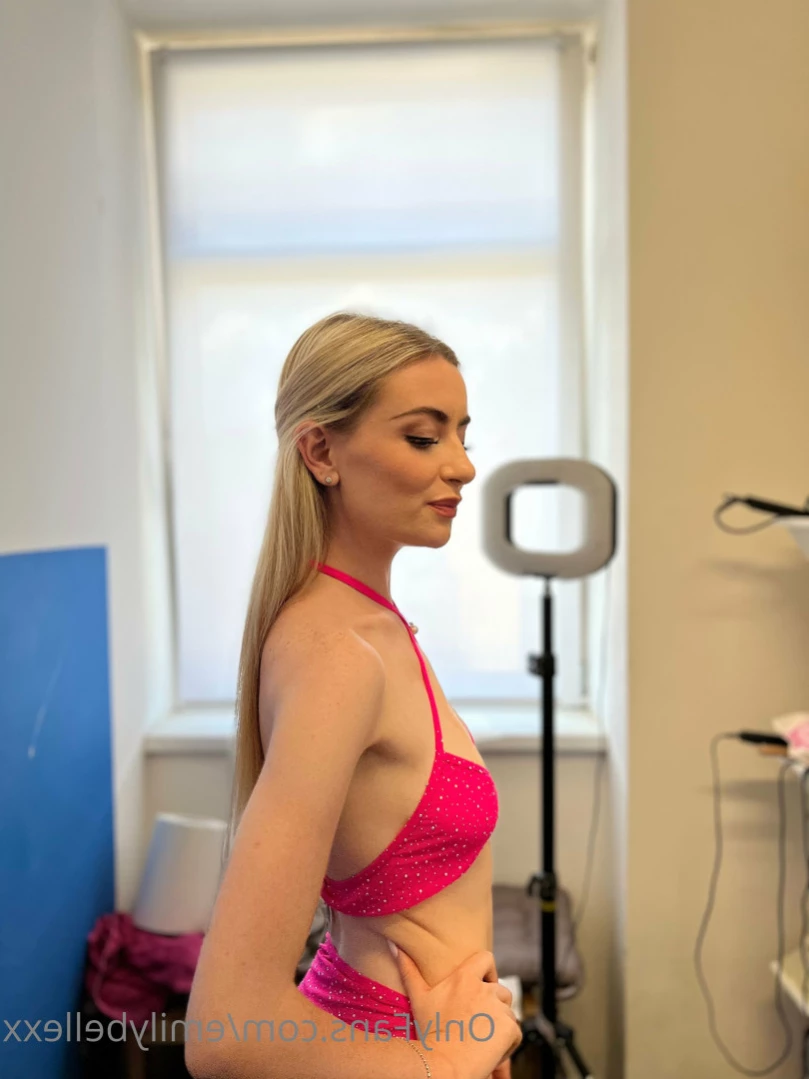 Emily Bellexx [ emilybellexx ] Onlyfans leaked photo 11049368 on Hotleaks.tv