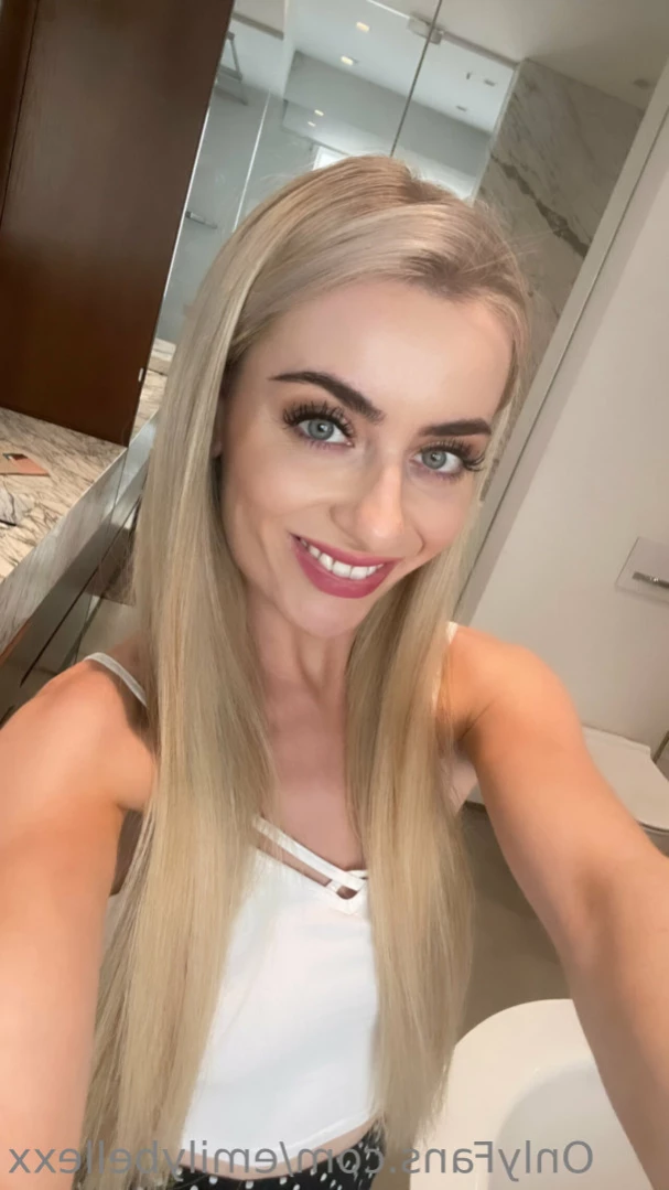 Emily Bellexx [ emilybellexx ] Onlyfans leaked photo 13240972 on Hotleaks.tv