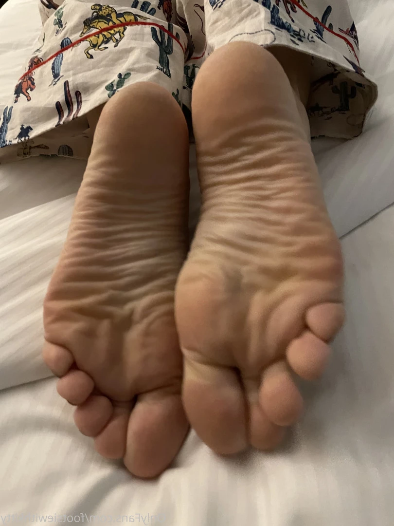 Footsie With Kitty [ footsiewithkitty ] Onlyfans leaked photo 7660613 on Hotleaks.tv
