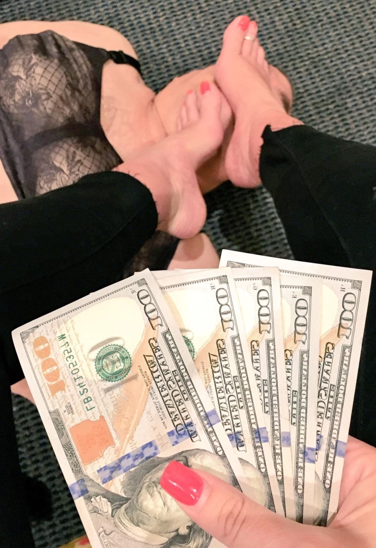 GoddessNikkiD™️ [ goddessnikkid ] Onlyfans leaked photo 7404761 on Hotleaks.tv