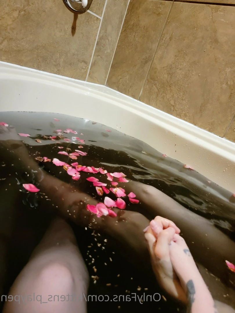 Kitten/Kat🐈🌸 [ kittens_playpen ] Onlyfans leaked photo 6877240 on Hotleaks.tv