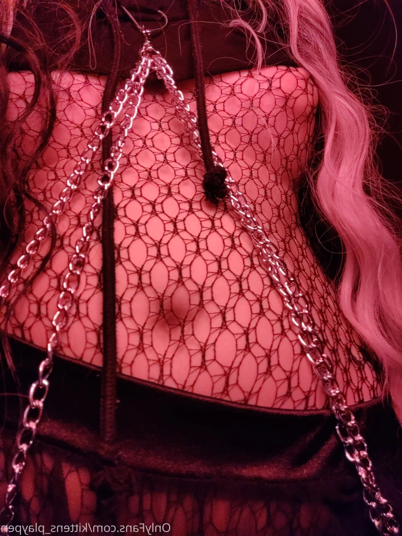 Kitten/Kat🐈🌸 [ kittens_playpen ] Onlyfans leaked photo 10474039 on Hotleaks.tv