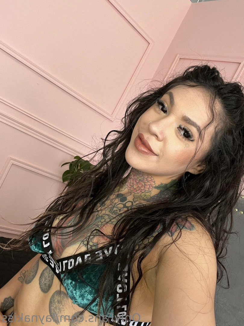 Layna Goddess 💦👑 [ laynakiss ] Onlyfans leaked photo 10487830 on Hotleaks.tv