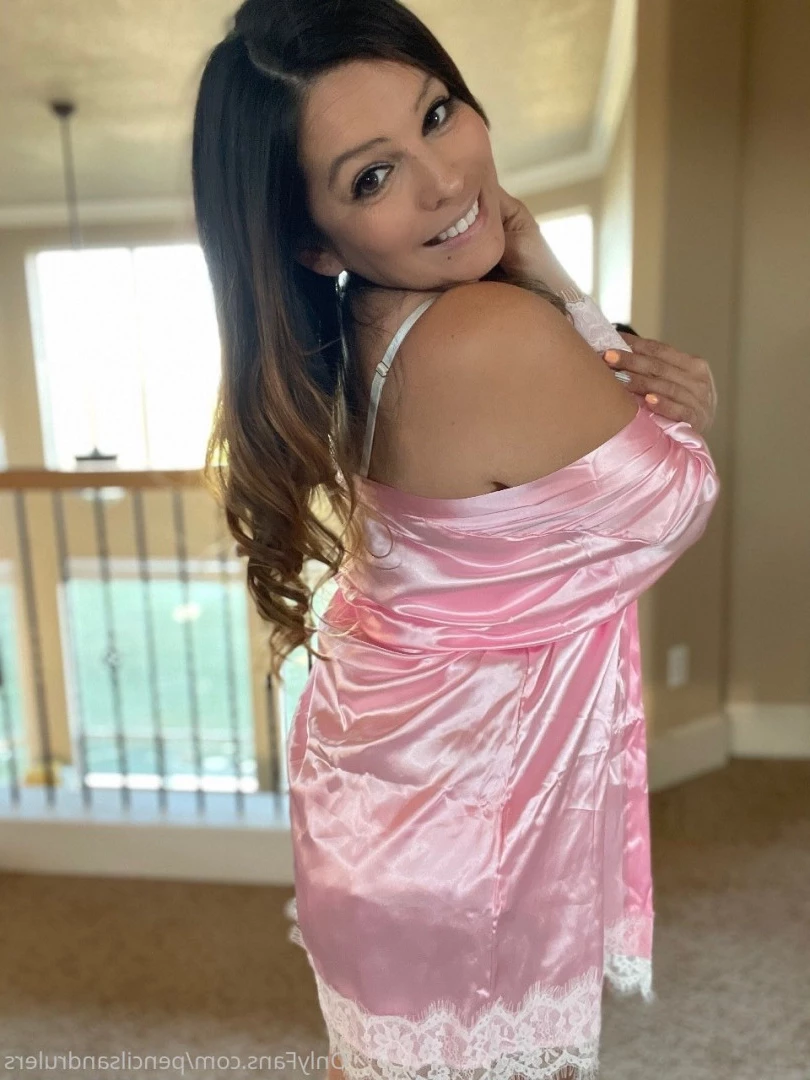 Debbie Martinez [ pencilsandrulers ] Onlyfans leaked photo 7335407 on Hotleaks.tv