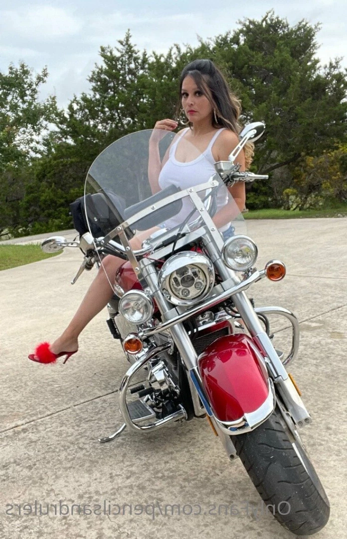 Debbie Martinez [ pencilsandrulers ] Onlyfans leaked photo 7338595 on Hotleaks.tv