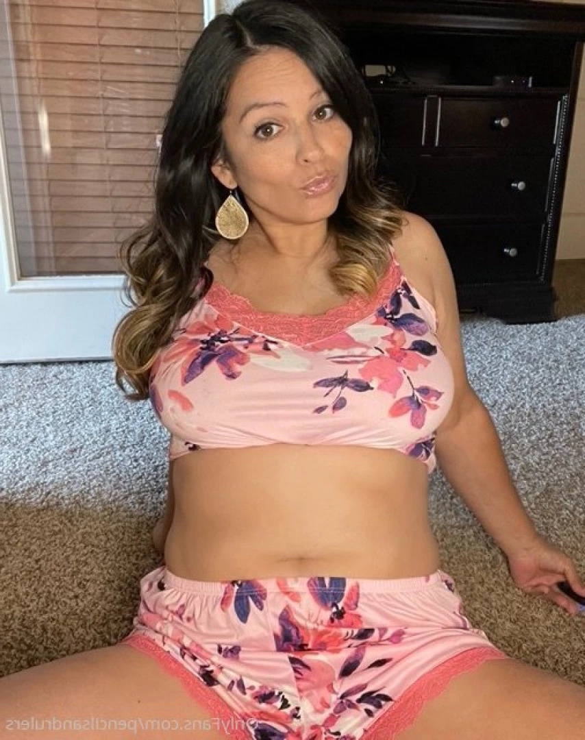 Debbie Martinez [ pencilsandrulers ] Onlyfans leaked photo 7339420 on Hotleaks.tv